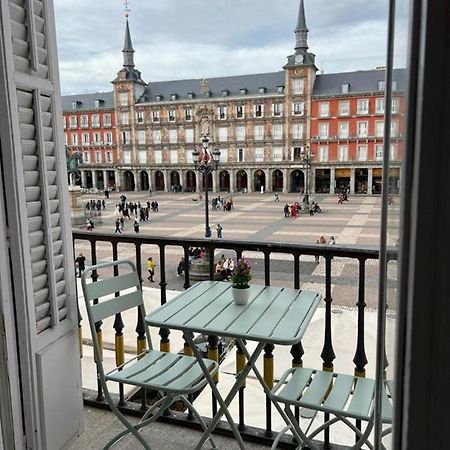 Plaza Mayor Madrid Bagian luar foto