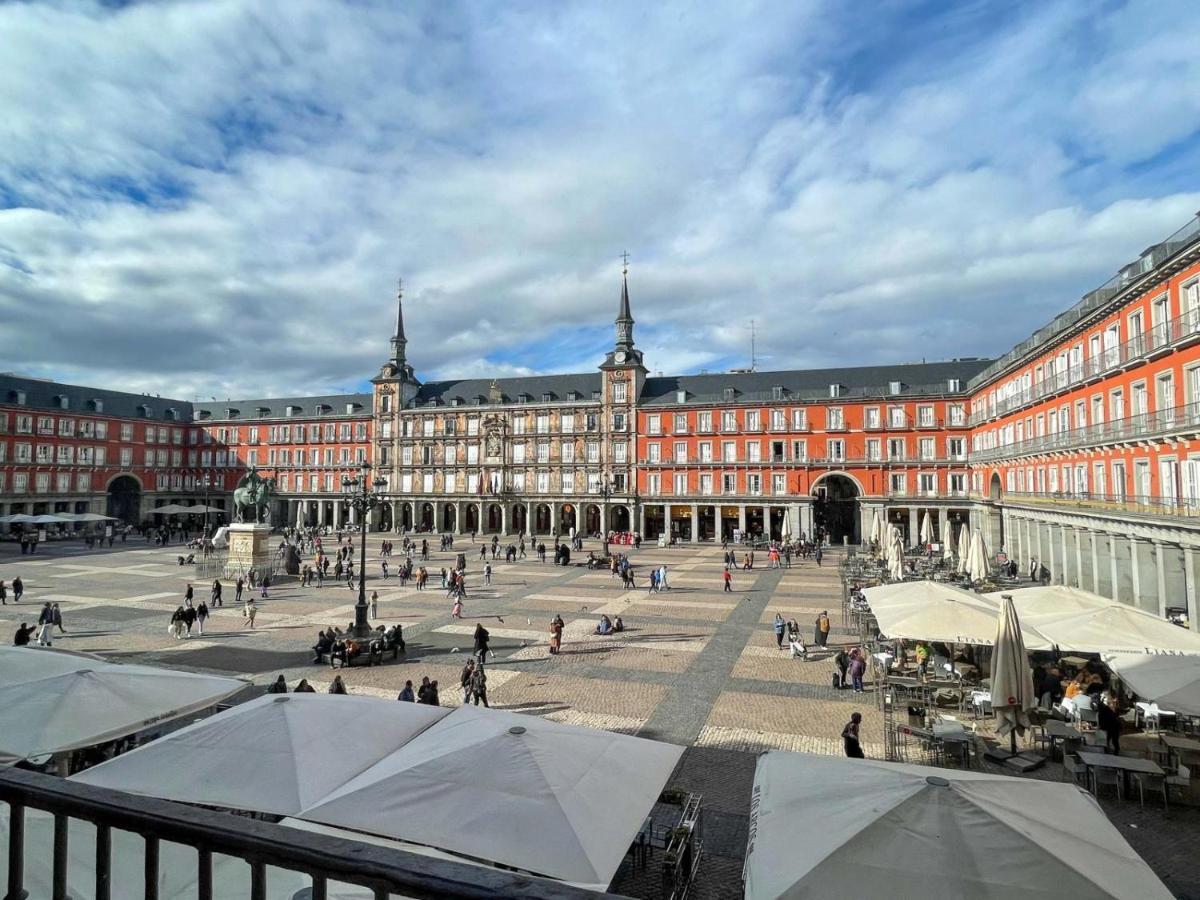 Plaza Mayor Madrid Bagian luar foto